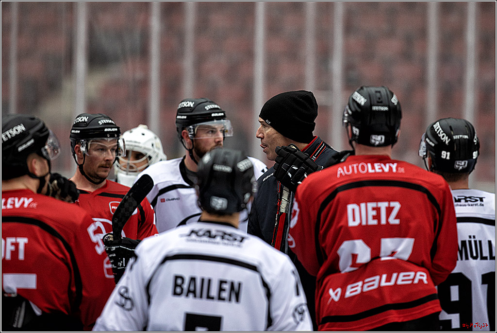 PENNY DEL WINTERGAME;  Kölner Haie Training; Köln, 02.12.2022